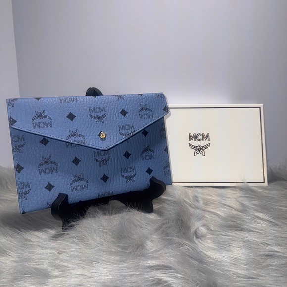 MCM Visetos Logo Monogram Clutch Wallet-NIB - Picture 1 of 3